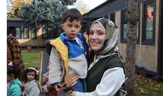 Büyükşehir’den ekranla büyüyen çocuklar için altın öneriler; “Ekranı yasaklamayalım, dengeli kullanalım” görseli