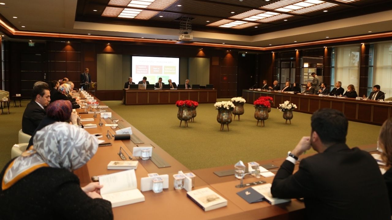 İslamofobiyle mücadelede stratejik yol haritası Ankara’da ele alındı görseli