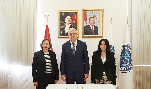 EÜ’nün “Jinekolojik ve Obstetrik Muayene Giysisi” buluşu “Faydalı Model” olarak tescillendi görseli