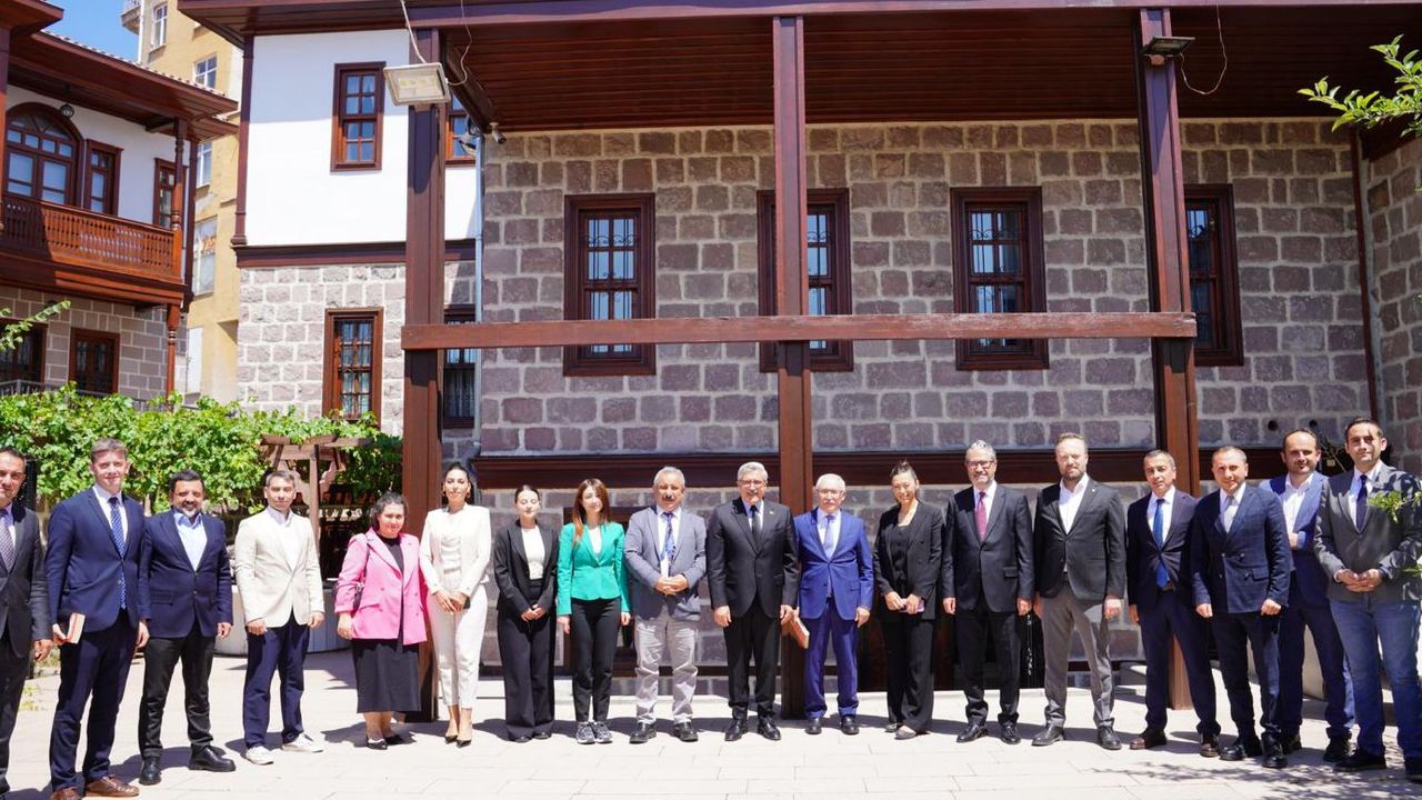 AK Parti Genel Başkan Yardımcısı Yayman: Günümüzde en tehlikeli silah dijital medya görseli