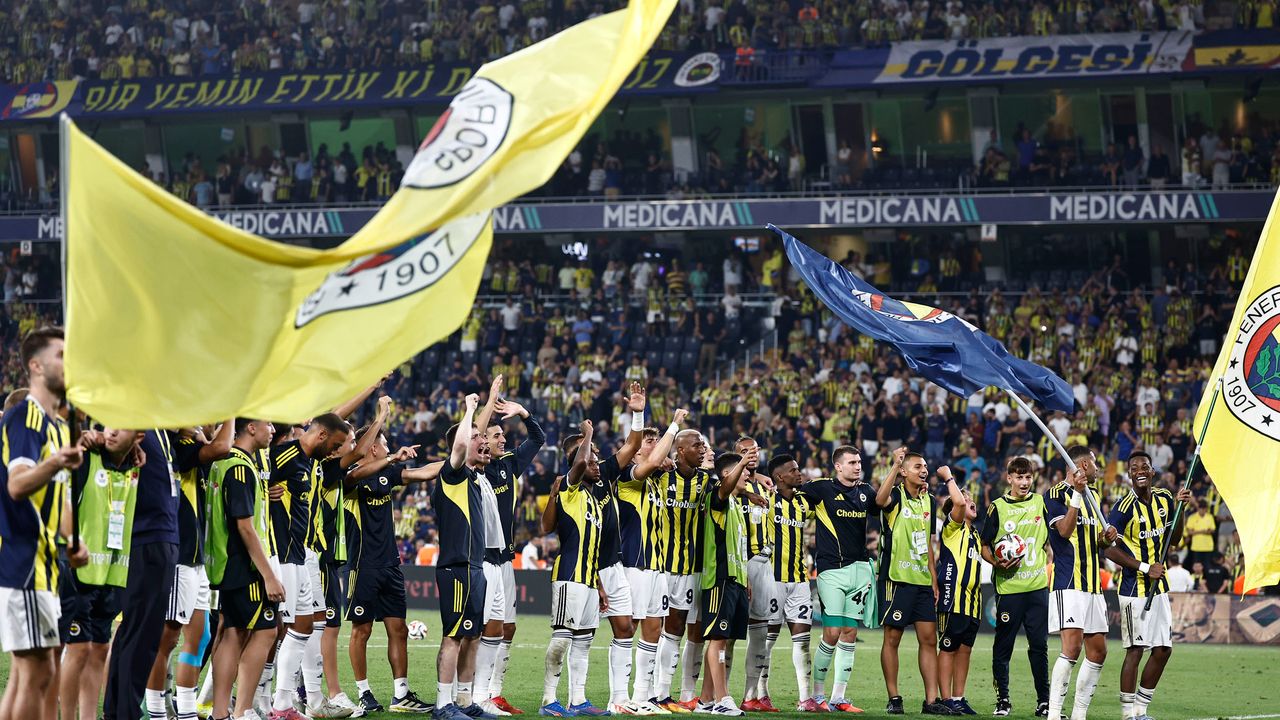 Fenerbahçe Şampiyonlar Ligi’nde play-off turuna yükseldi görseli