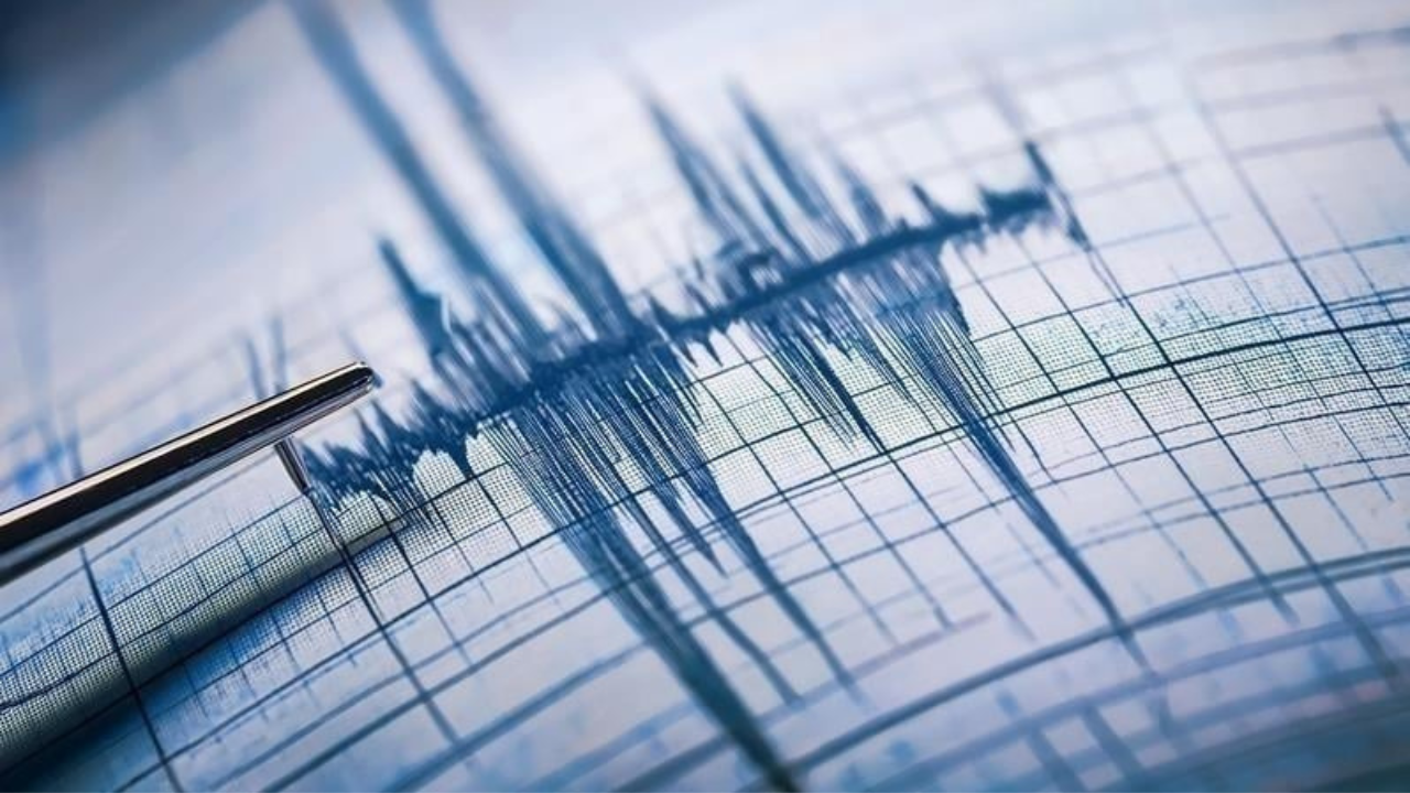 İstanbul'da Korkutan Deprem! '7 Büyüklüğüne Dikkat' görseli