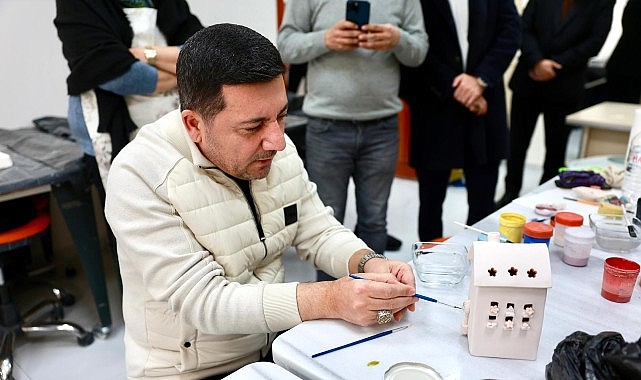 Belediye Başkanımız Rasim Arı, Dekorlu Sırlı Mumluk Boyadı görseli