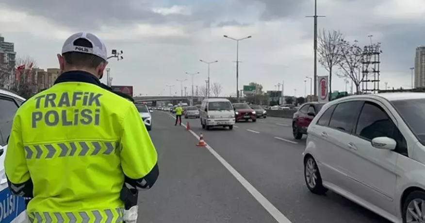 İstanbul'da Bugün Trafik Alarmı: Şişli'de Hangi Yollar Kapalı? görseli