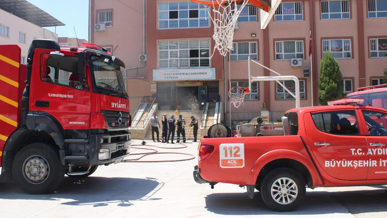 Aydın İncirliova’da Okulda Elektrikten Kaynaklı Yangın Çıktı. görseli