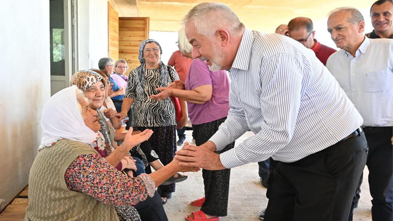 Isparta'da aşure etikinliği: “Başkanımız gönül sofrasında bizi hiç yalnız bırakmıyor” görseli