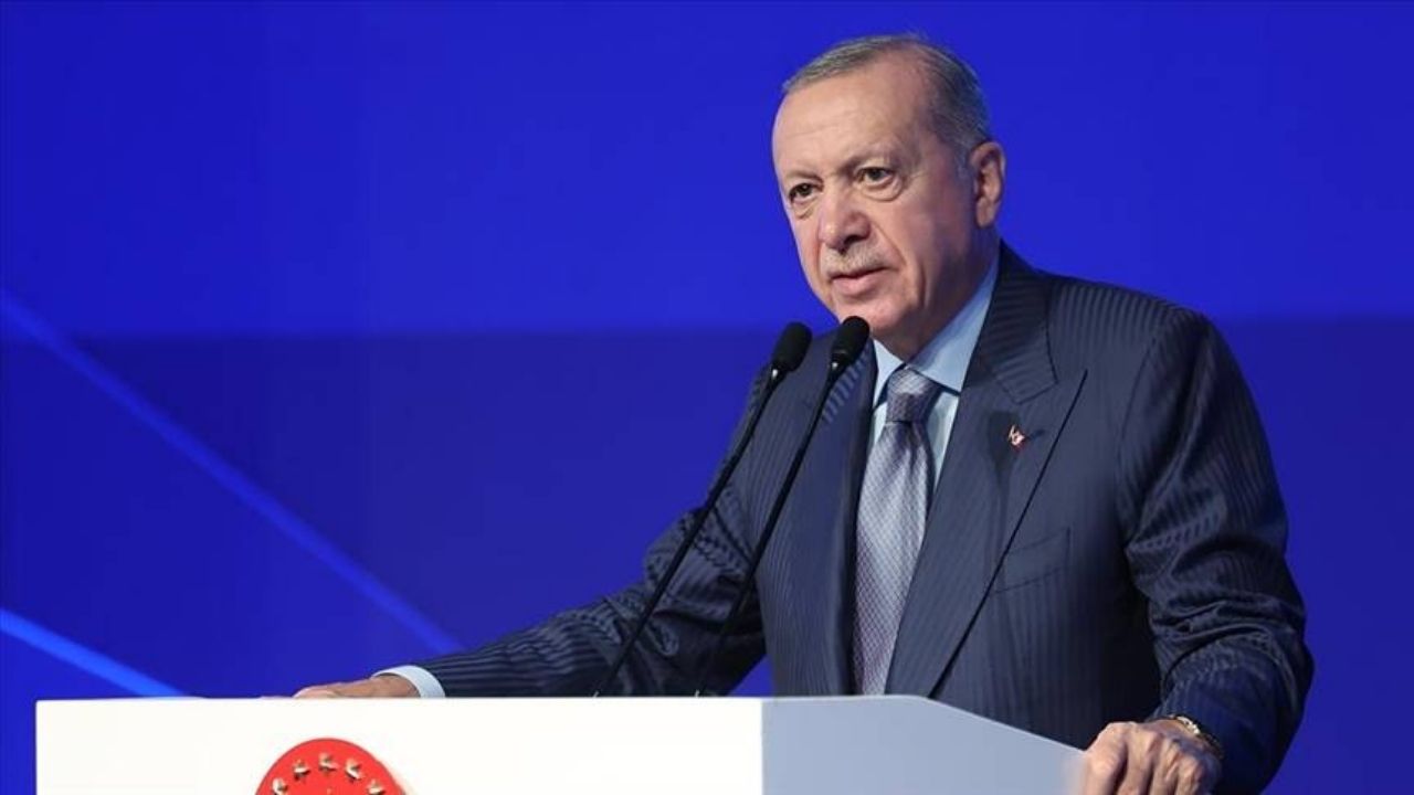 Erdoğan, Özgür Özel’in açıklamalarına tepki gösterdi: “Bu üslup Türkiye’ye yakışmıyor” görseli