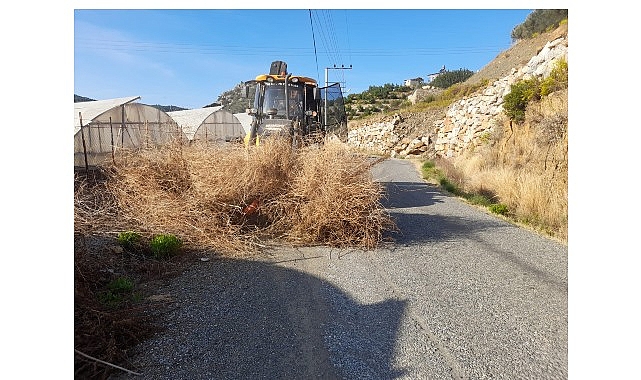 Alanya’da yol bakım mesaisi devam ediyor görseli