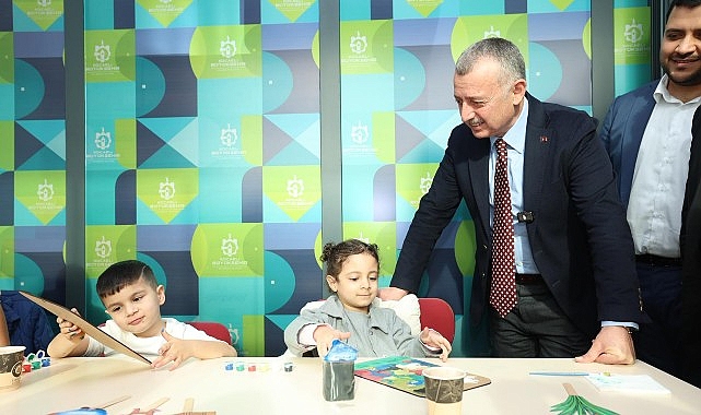 Büyükakın: Kütüphanelerde gençlerimizi geleceğe hazırlıyoruz görseli