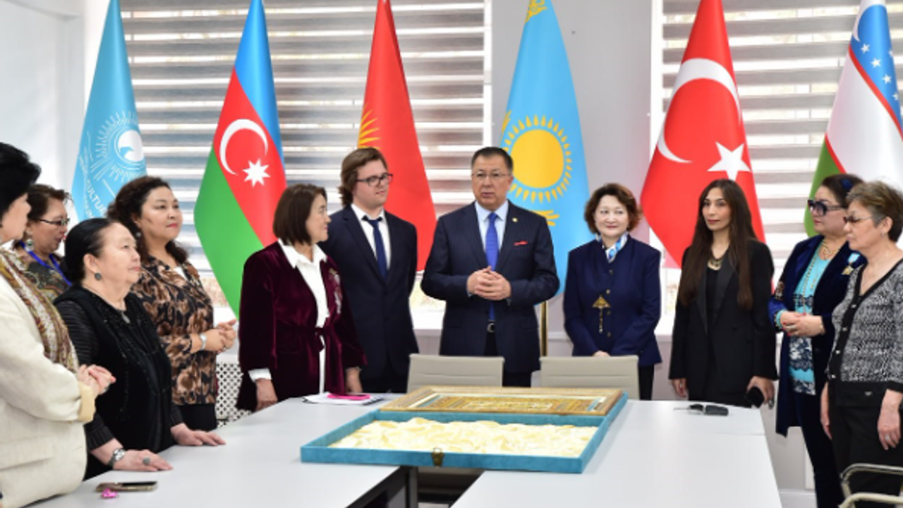 Türk dünyası bilim insanları Almatı’da "Neotürk" konferansında bir araya geldi görseli