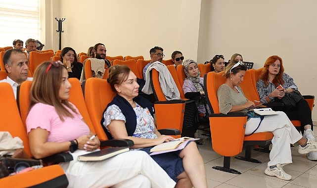 KO-MEK'le etkili sosyal medya kullanımını öğrendiler görseli