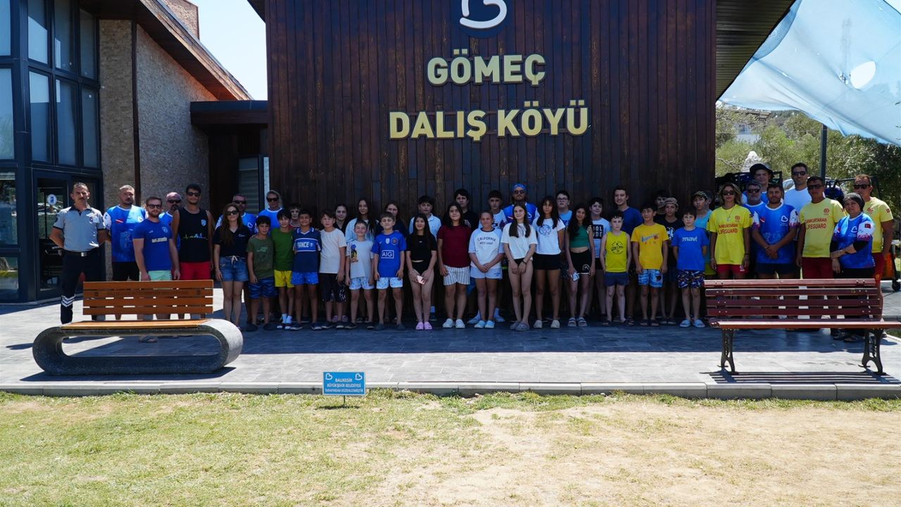 Denizli Büyükşehir’in deniz tatili çocukları sevindirdi görseli