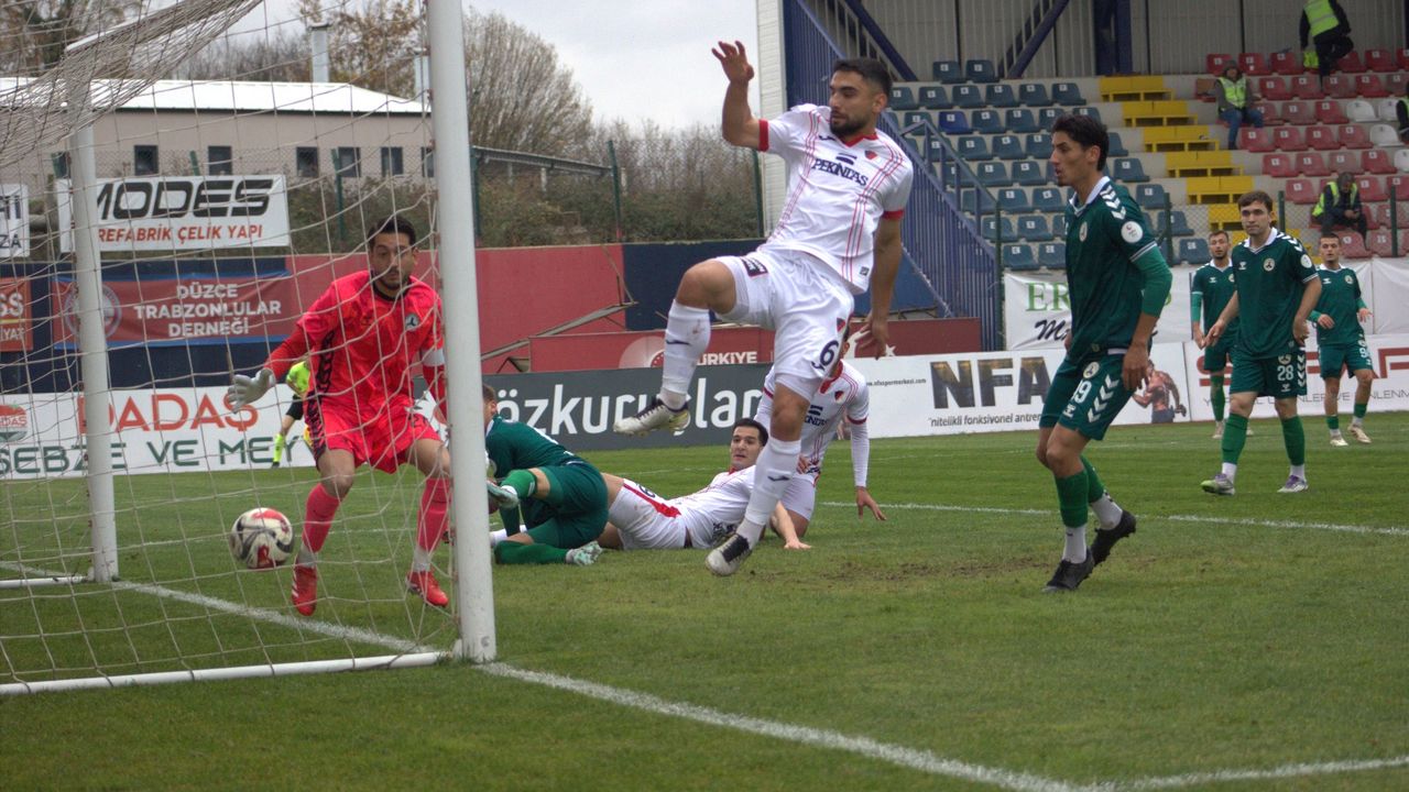 Düzcespor gençlerle Giresunspor’u 2-1 mağlup etti görseli