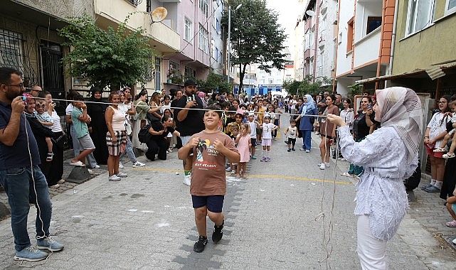 Küçükçekmece’de Binlerce Çocuk ‘Sokakta Oyun Var’ ile Yaz Tatilinin Tadını Çıkarttı görseli