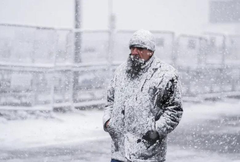 İstanbul'da Kar Alarmı: Okulların Açılacağı İlk Güne Dikkat! görseli