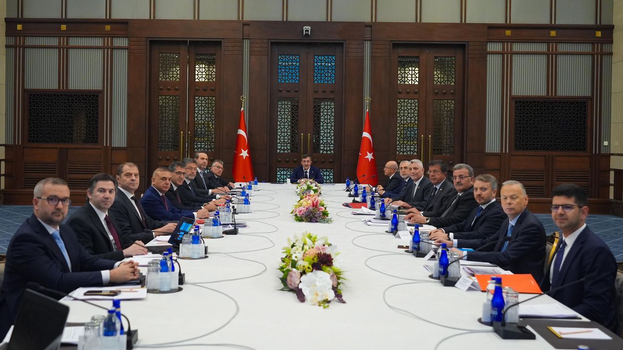 Ekonomi Koordinasyon Kurulu Orta Vadeli Program için toplandı görseli