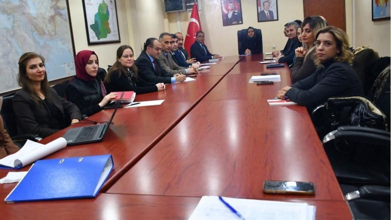 Kars’ta kadının güçlenmesi için stratejik adım: 2026–2028 eylem planı masada görseli
