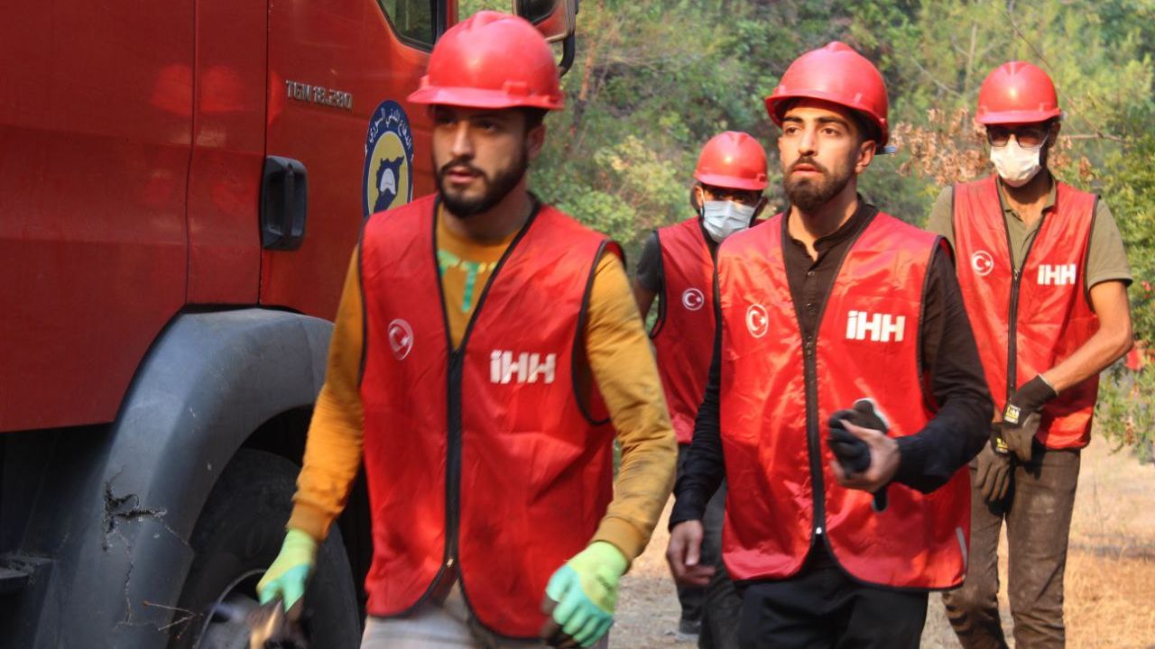 Bayırbucak'taki Türkmen köylerindenorman yangınları sürüyor görseli
