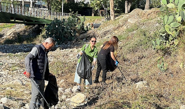 Yabancı uyruklu kadınlardan temizlik faaliyeti görseli