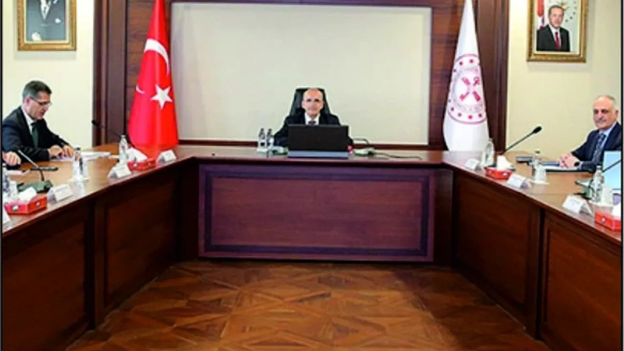 Bakan Şimşek başkanlığında Finansal İstikrar Komitesi toplantısı gerçekleştirildi görseli