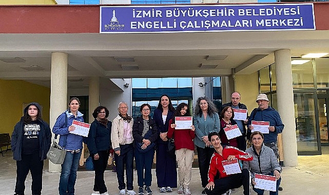 Singapurlu Art Terapist’ten engelliler ve ailelerine sanatla terapi görseli