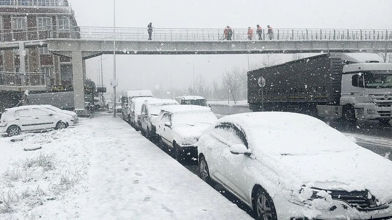 5 il için kuvvetli yağış ve kar uyarısı görseli