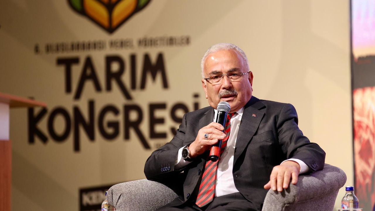 Belediye Başkanı Güler Erzurum'da tarım kongresinde konuştu görseli