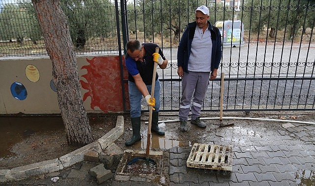 Edremit Belediyesi sağanak yağışlara Karşı 7/24 sahada görseli