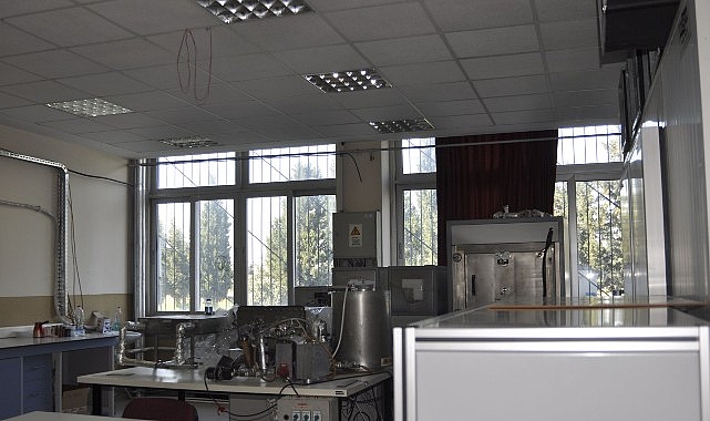 EÜ Mühendislik Fakültesi Makine Mühendisliği Bölümü nitelikli mühendisleri sektöre kazandırıyor görseli
