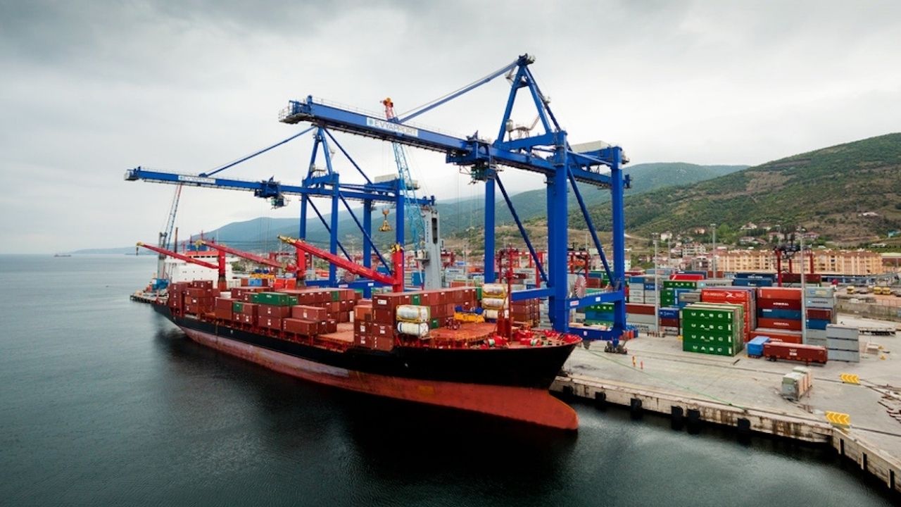 Dış ticaret açığı Ekim’de 7,7 milyar dolara yükseldi görseli