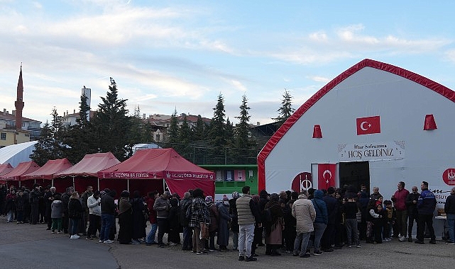 Keçiören Belediyesi Her Gün Binlerce Kişiyi İftar Sofrasında Buluşturuyor görseli