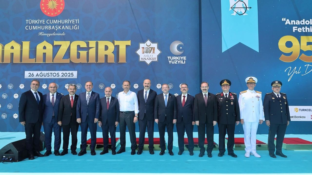 Kars Valisi Ziya Polat, Malazgirt Zaferi’nin 954. Yıl Dönümü kutlamalarına katıldı görseli
