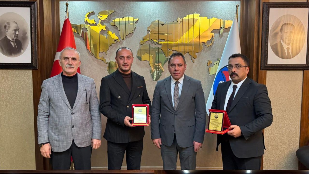 Kars Belediyesi’nde "Sıfır Bütçe" ile büyük başarı: Başkan Senger’den anlamlı ödül görseli
