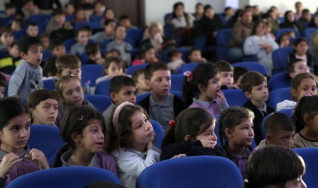 Yenipazar’da Çocuklar Başkan Çerçioğlu’nun Çalışmaları ile Tiyatroyla Buluştu görseli