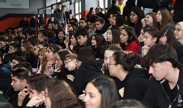 Nilüfer’in Sultanları öğrencilerle söyleşide buluştu görseli