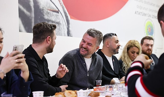Başkan Görkem Duman Kozağaç’ta sahur sofrasında görseli