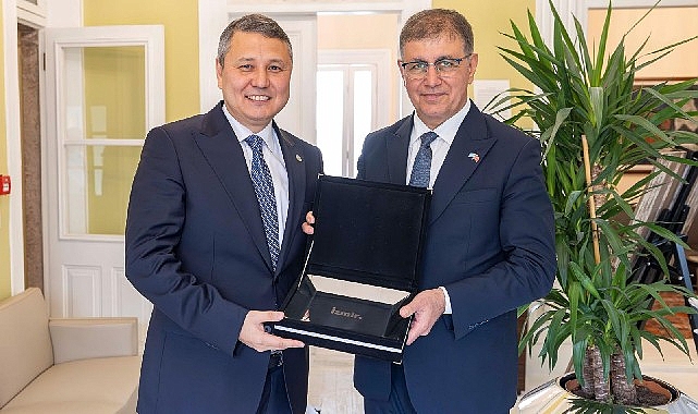 Başkan Tugay Kazakistan heyetini ağırladı görseli