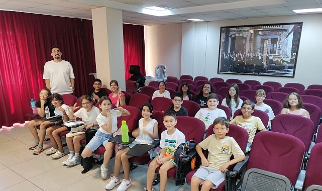 Çiğli Belediyesi Gençlik Tiyatrosu yeni sezon için çalışmalara başladı görseli