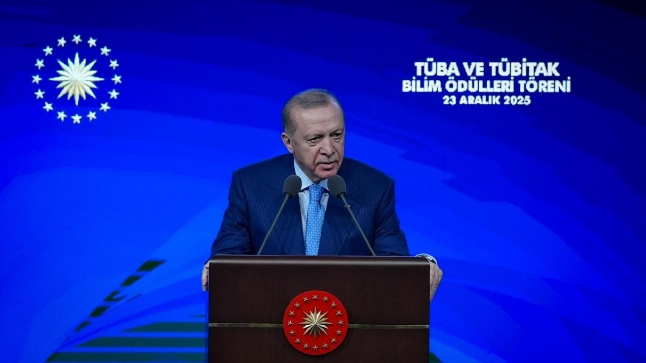 Cumhurbaşkanı Erdoğan: Bilimsel faaliyetleri her alanda destekliyoruz görseli