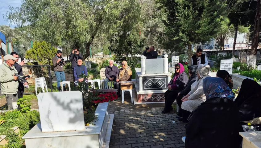 Yeşilçam'ın Dev İsmi Fatma Girik'e Sessiz Veda: Mezarı Başında Sadece 10 Kişi görseli