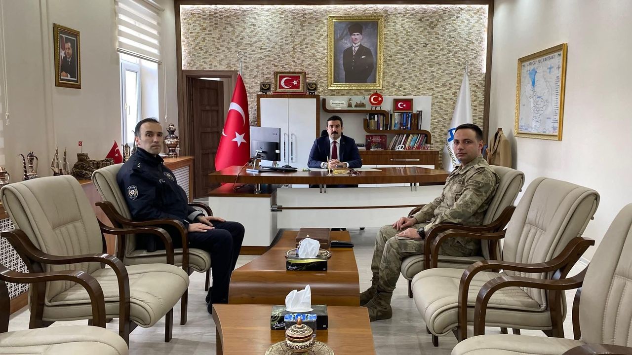 Arpaçay’da Güvenlik ve Huzur Masaya Yatırıldı: Asayiş Toplantısı Gerçekleştirildi görseli
