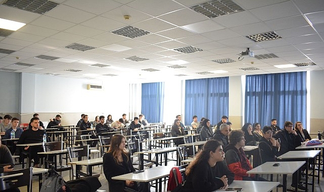 Ege Üniversitesinde engeller “Akran Mentörlüğü” ile aşılıyor görseli