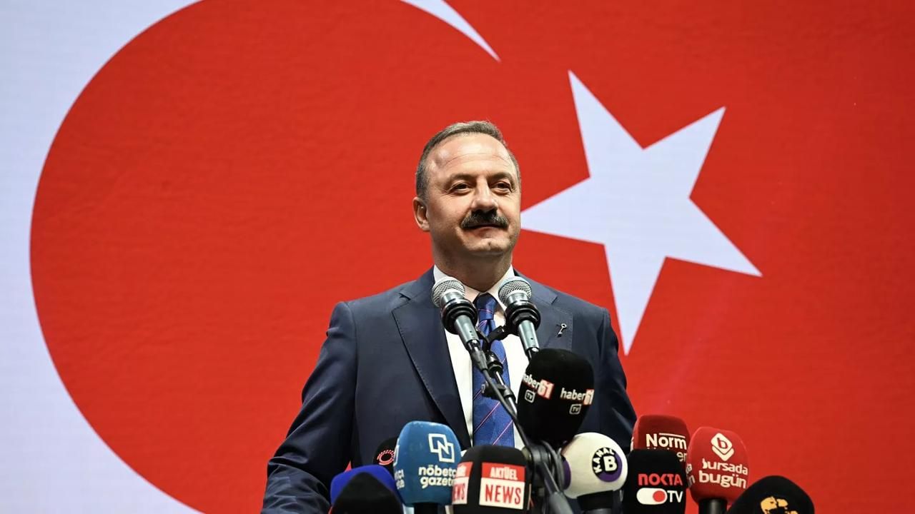 Ağıralioğlu'ndan önemli açıklama: Dünya 3. Cihan Harbi gibi sıkışıyor görseli