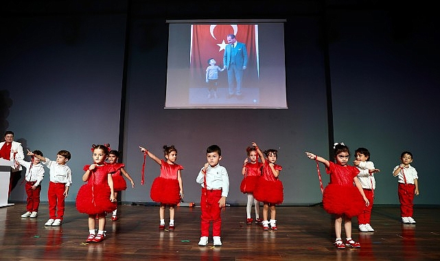 Didim Belediyesi Deniz Yıldızları Kreş ve Gündüz Bakımevi'nde minik yürekler 29 Ekim Cumhuriyet Bayramı'nı coşkuyla kutladı görseli