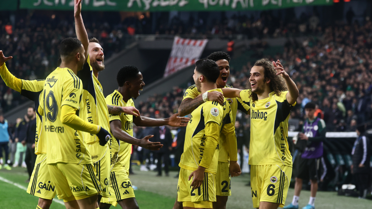 Fenerbahçe Kocaelispor deplasmanından 3 puanla döndü görseli
