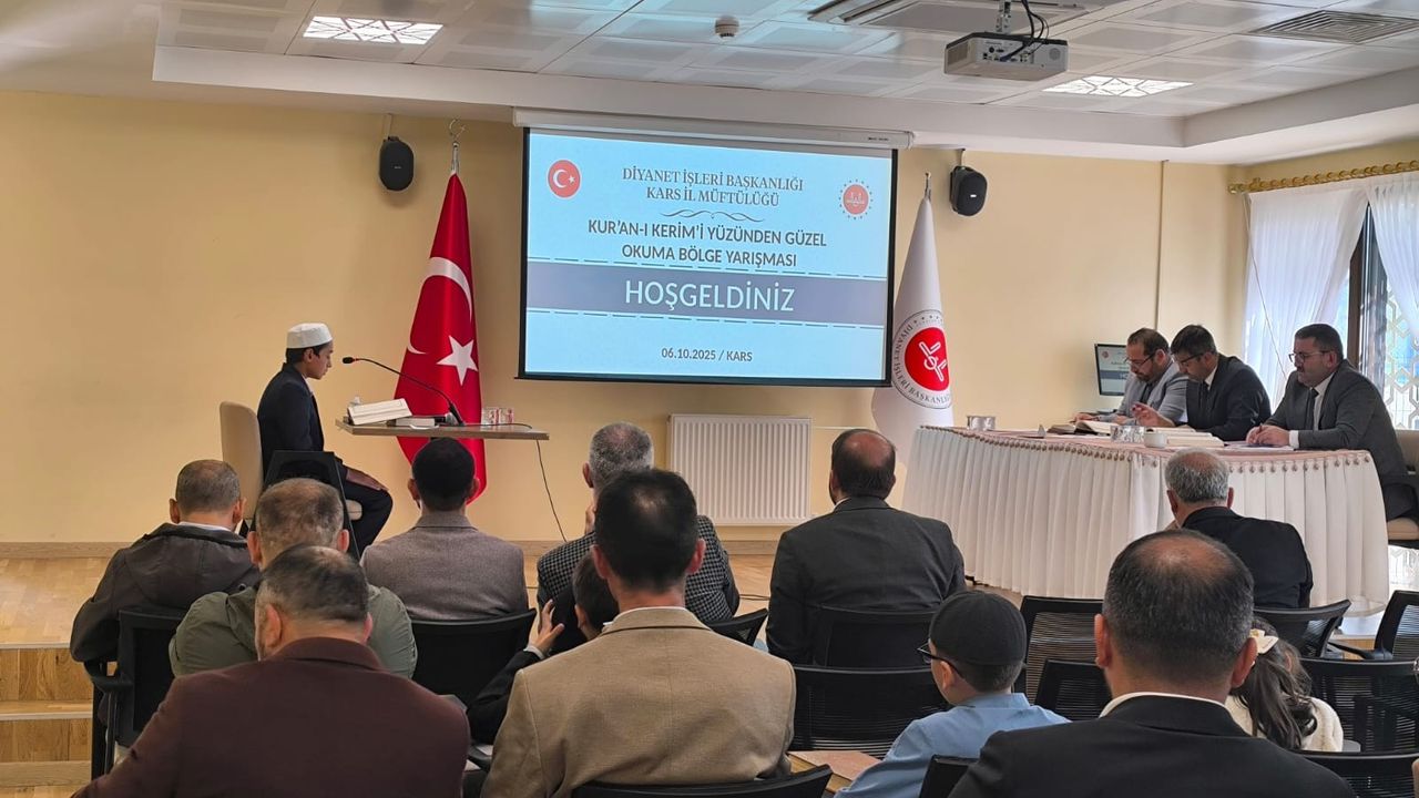 Kur’an-ı Kerim’i Yüzünden Güzel Okuma Yarışması Bölge Finali Kars’ta gerçekleştirildi görseli
