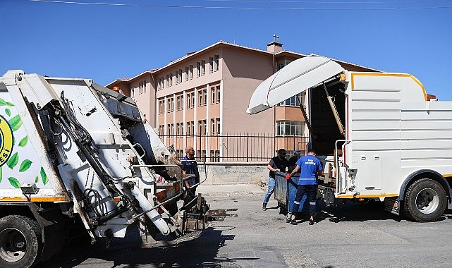 Buca’da 24 saat kesintisiz temizlik görseli