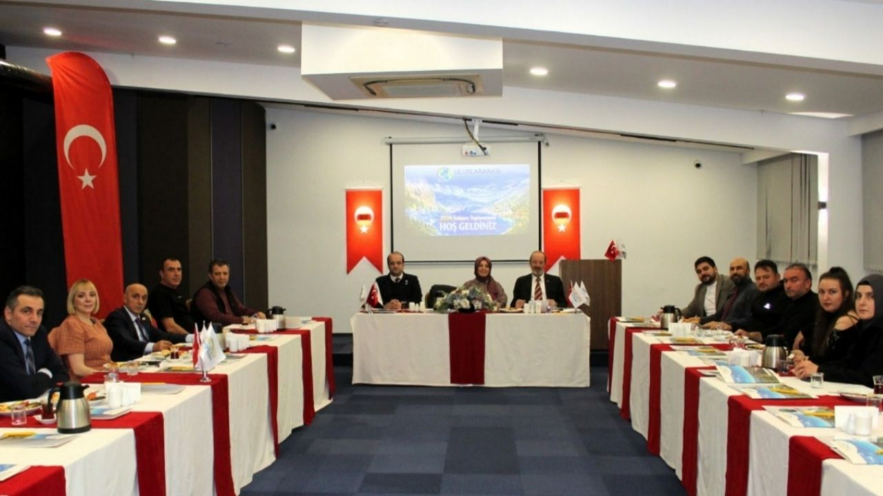 Turizmin geleceği Trabzon’da masaya yatırıldı görseli