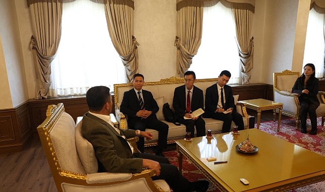 Belediye Başkanı Rasim Arı, Çinli Misafirlerini Ağırladı görseli