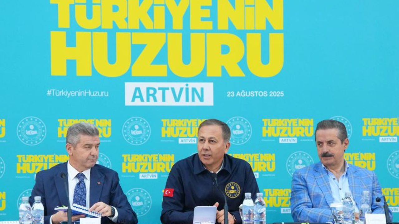 İçişleri Bakanı Ali Yerlikaya Artvin’de huzur ve güvenlik toplantısına katıldı görseli